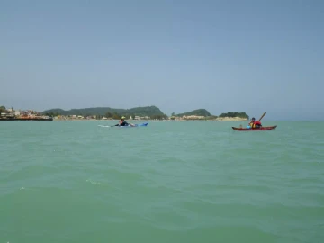 Roda, île de Corfou en kayak de mer