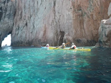 kayak de mer sur la Corse ouest, calanques de Piana