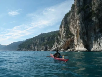 golfe d'Orosei, kayak vs falaises