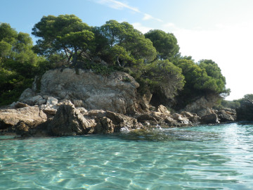 Kayak de mer sur la côte varoise