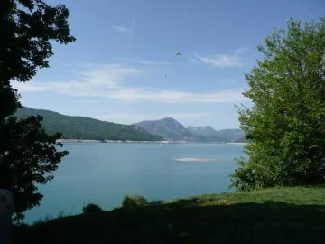crique, lac de Serre-Ponçon